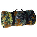 Fleece-Decke 200 x 140 cm in Flecktarn mit Tragehilfe